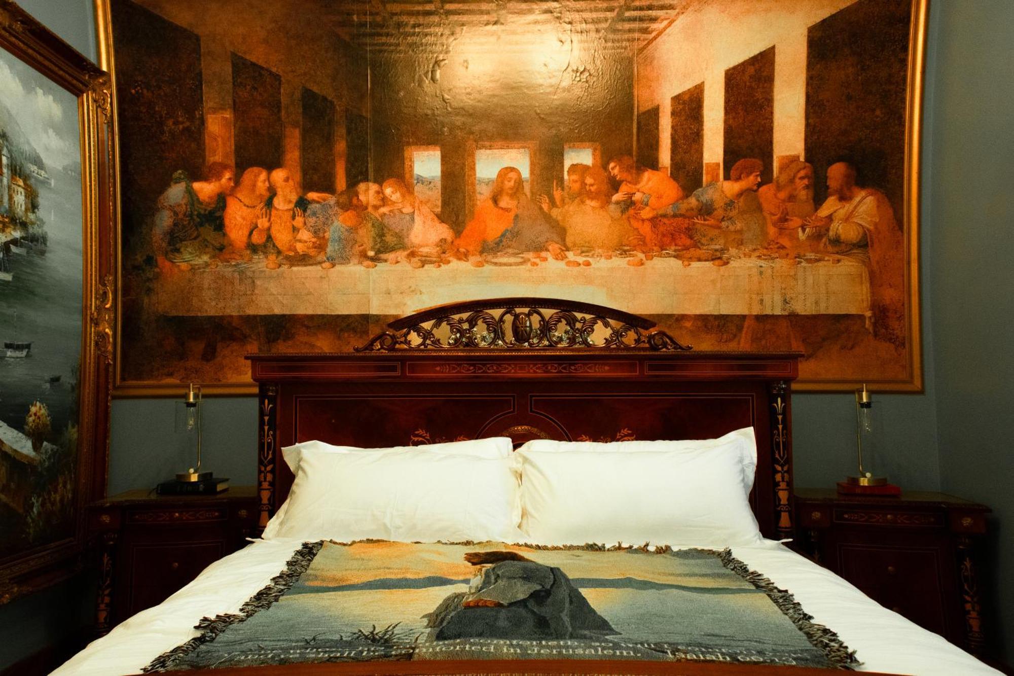 Hotel Chateau Starry Night Connellsville